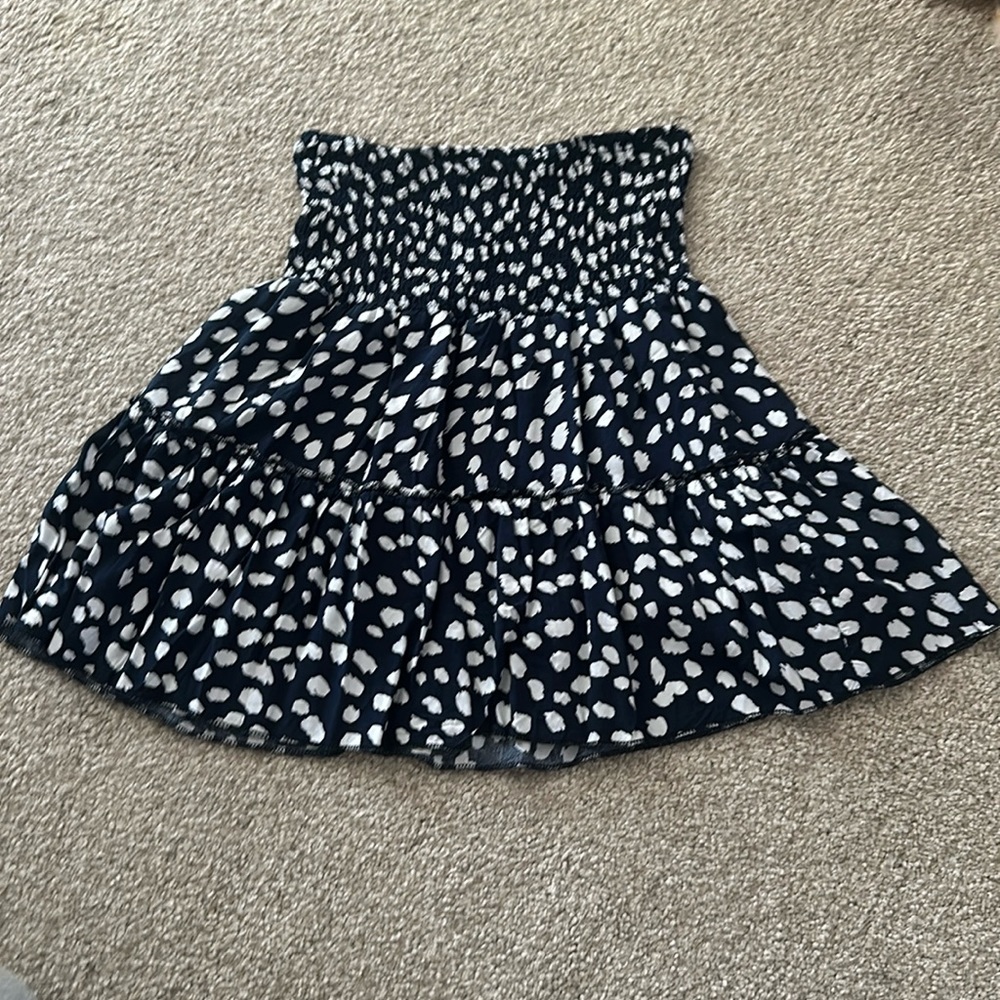 Navy and White skirt! High waisted.Only worn once! Perfect for spring and summer